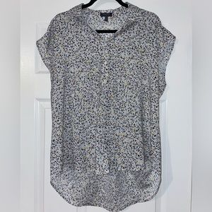 White & black speckled button up blouse with collar // size XL